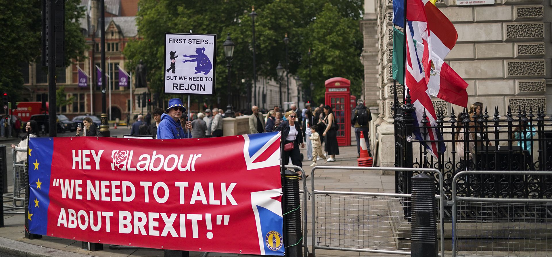 Pancartas a favor de la UE en Parliament Square, Londres, el miércoles 21 de mayo de 2025. (Foto AP/Alberto Pezzali) Pancartas a favor de la UE en Parliament Square, Londres, el miércoles 21 de mayo de 2025. (Foto AP/Alberto Pezzali)