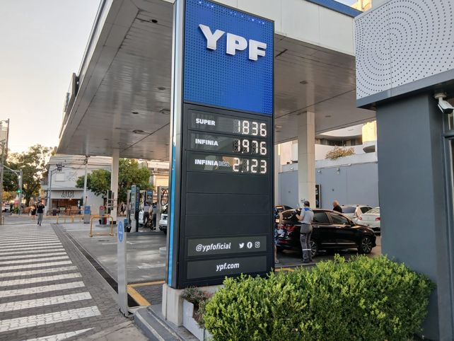 Nuevo aumento de combustibles: la nafta súper ya supera los $1.800 en Santa Fe y presiona sobre los costos
