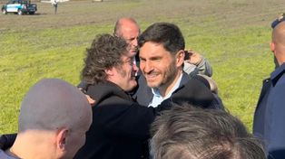 A las puertas del segundo semestre del año, Javier Milei y Maximiliano Pullaro enfrentan nuevos desafíos.&nbsp;