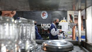 Gastronómicos: por tres meses pagarán $10 mil a cada trabajador del sector