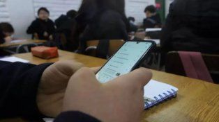 Cajas de desconexión: la estrategia de una escuela de Santo Tomé para que los alumnos suelten el celular