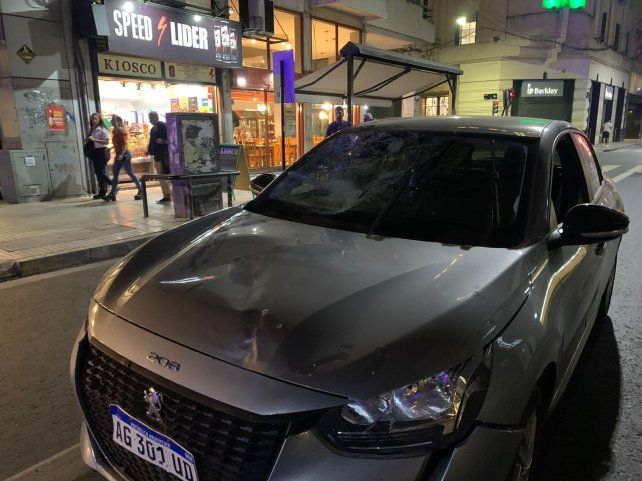 El choque fue entre un Peugeot 208 y un ciclista.