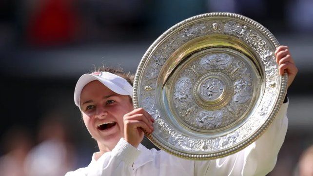 Krejcikova venció a Paolini y se quedó con el título en Wimbledon