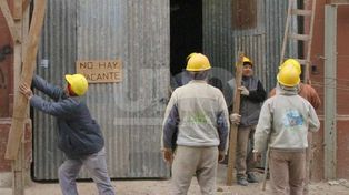 Baja la desocupación, pero se desacelera el crecimiento del empleo registrado