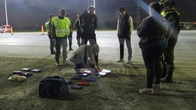 Secuestraron más de 16 kg de cocaína en un colectivo en la autopista, a la altura de Sauce Viejo