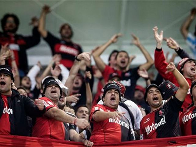 Newells perdió con Mineiro y quedó fuera de la Copa por penales