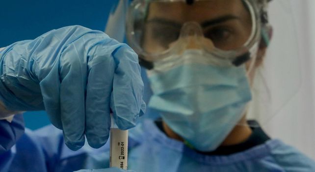 Covid-19: detectan cepas Manaos y Reino Unido en pacientes