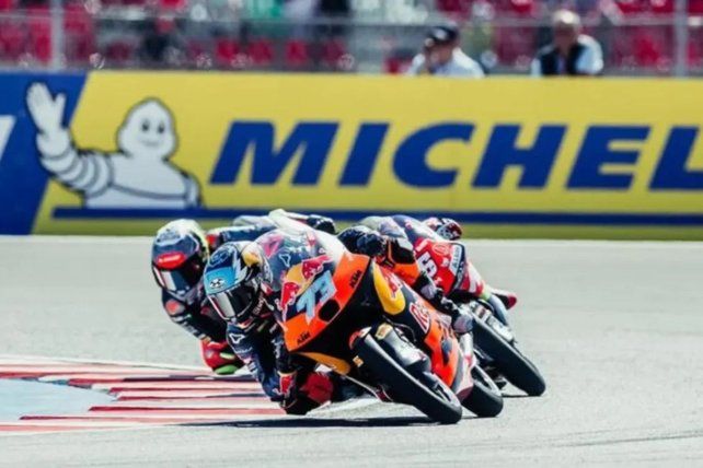 Valentín Perrone protagonizó una buena remontada y terminó 10° en el GP de Cataluña