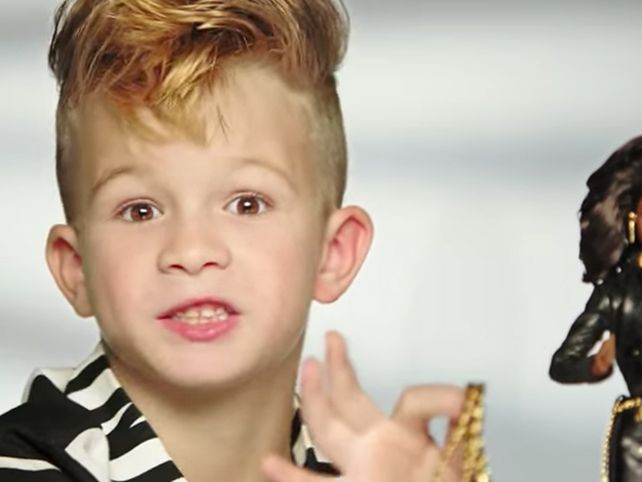 Por primera vez un niño protagoniza un comercial de Barbie