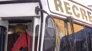 Dejaron en libertad al hombre desnudista del colectivo de la línea Recreo