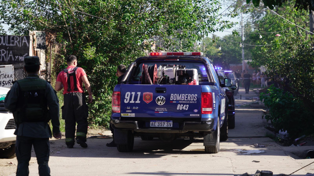 Bomberos Zapadores en la zona de Barra al 1300 bis