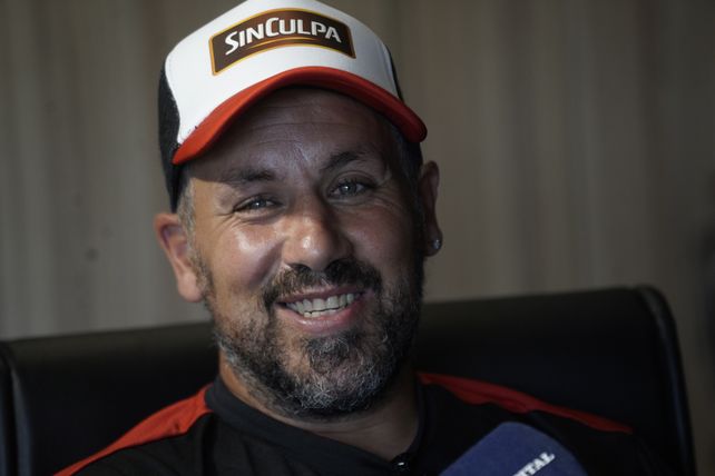 Sonrisa pícara. Habló de su salida en 2008 y dijo que se fue porque Roberto Sensini le mintió.