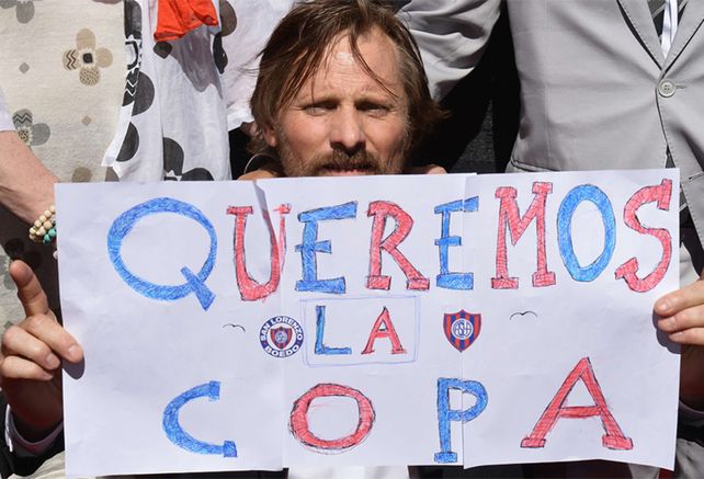 Viggo Mortensen llevó su locura por San Lorenzo a la alfombra roja de Cannes