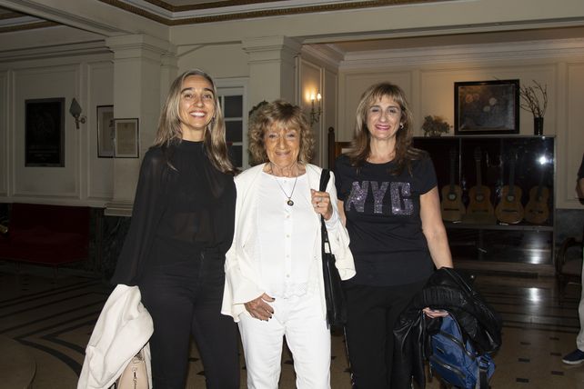 Gabriela Gutiérrez, Elsa Mateo y Mara Gutiérrez