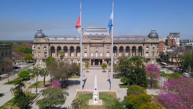 La Casa Gris con guardias en las primeras líneas de gobierno durante enero.