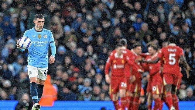 Liverpool venció como visitante al Manchester City por 2-0.