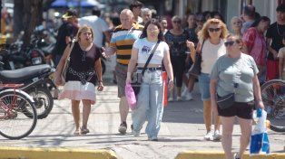 Gran concurrencia de gente realizando las compras para las fiestas