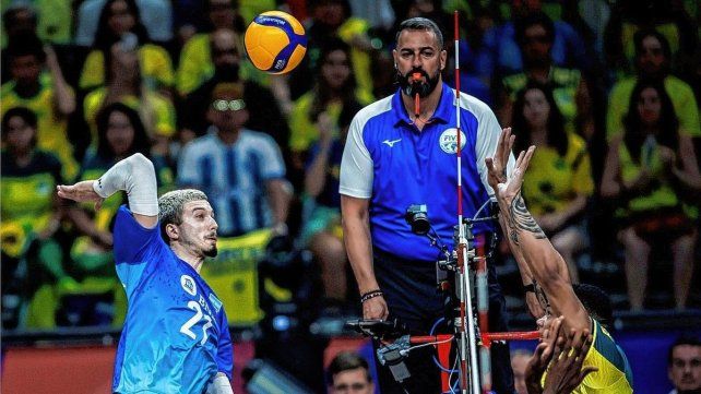 Argentina cayó con Brasil en Río de Janeiro en un partidazo en tie break.