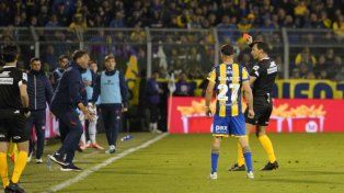 El entrenador de San Lorenzo Damián Ayude fue expulsado por el árbitro Facundo Tello. Central iguala 0 a 0.