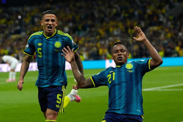 Kevin Castaño y Jaminton Campaz celebran el gol del Bicho para Colombia en el Mundial 2026.