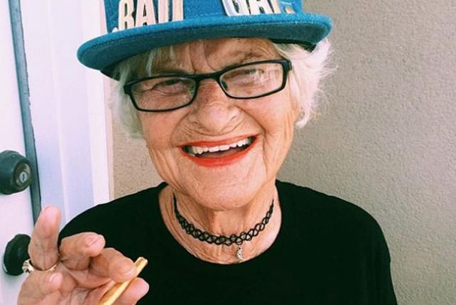 Una abuela a lo Miley Cyrus