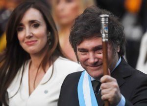Javier Milei promueve privatizaciones, reforma electoral y asumir facultades legislativas