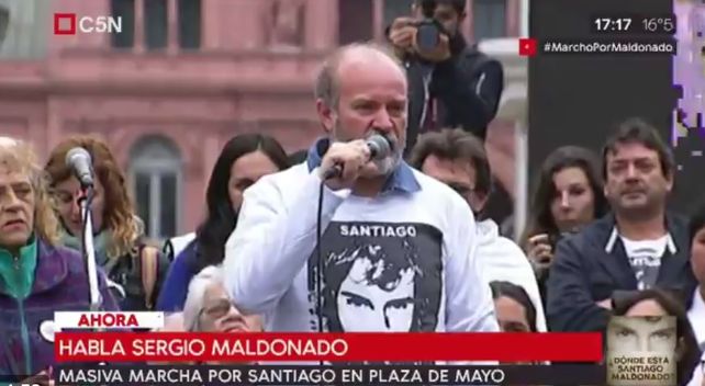 A dos meses de la desaparición de Santiago Maldonado marchan exigiendo su aparición con vida