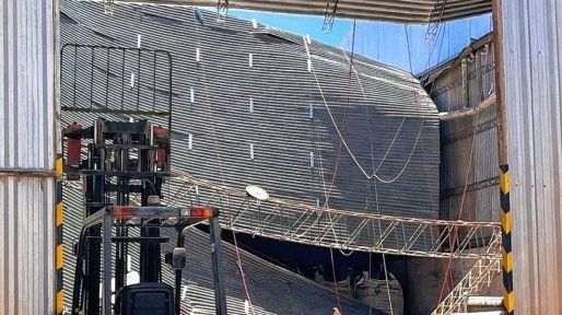 Grave accidente laboral en Viale: cuatro operarios cayeron desde el techo de un galpón