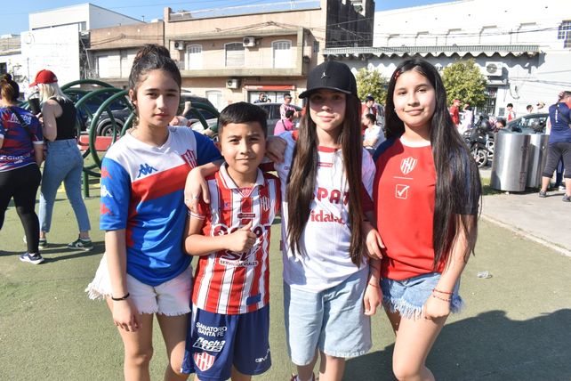 Unión-Independiente: el 15 de Abril vivió otra tarde de fútbol a pleno