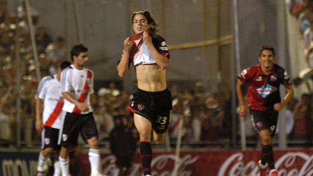 El gol del Gato. Mauro Formica celebra el 1 a 0 del triunfo
