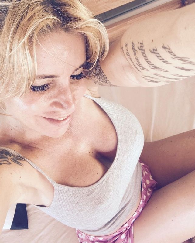 Flor Peña se prepara para regresar a la TV con una selfie hot que recuerda su apodo de Pechocha