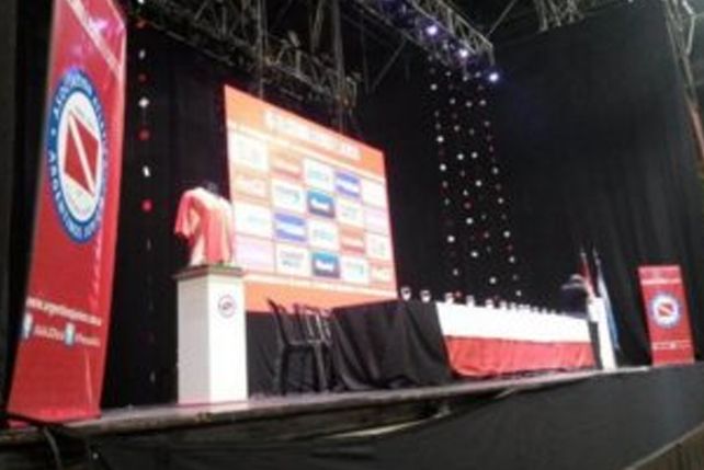 Riquelme es presentado como nuevo jugador de Argentinos Juniors