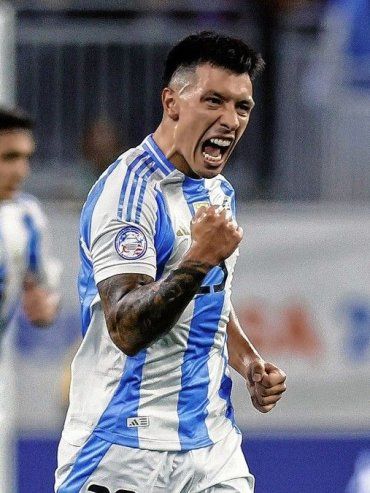 Lisandro Martínez y una chance histórica: ser el primer entrerriano bicampeón mundial