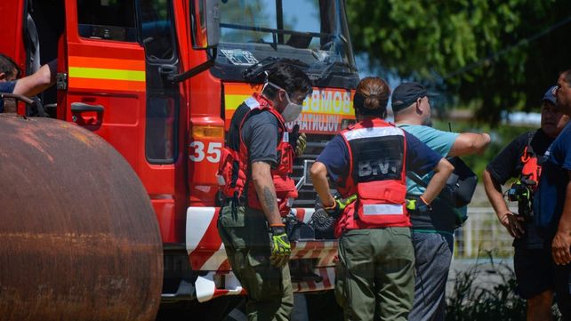 Impresionantes imágenes de accidente náutico en el río Paraná