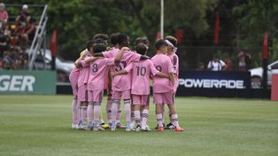 Los niños y niñas que practican deportes deben ser evaluados por especialistas antes de iniciar la actividad física&nbsp;