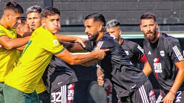 Riestra fue local ante Defensa.