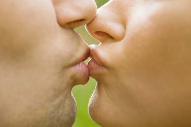 En el Día Internacional del Beso una aplicación enseña a besar mejor