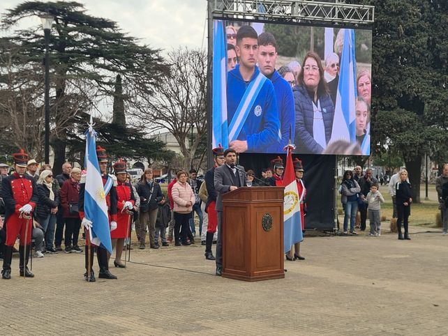 El gobernador Maximiliano Pullaro durante su discurso en Venado Tuerto