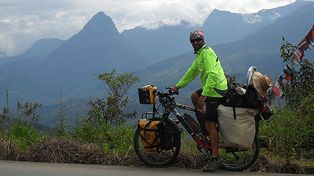 Pablo García, el argentino que dio la vuelta al mundo en bicicleta, pasa por Santa Fe