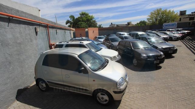 Mantener un auto usado demanda unos 10.000 pesos al mes.