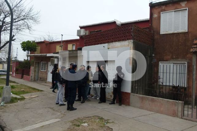 Arrestaron una gavilla de delincuentes con uniformes policiales y armamento