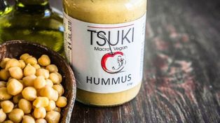 Dos casos de botulismo tras consumir hummus vegano: ¿Qué es y cómo se transmite?
