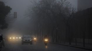 Lanzaron un alerta vial por la densa niebla que cubre Santa Fe y la región