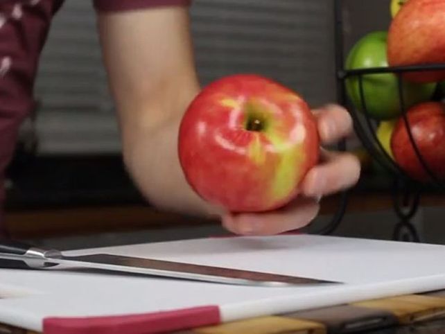 Como diría Sofovich... así se debe cortar una manzana