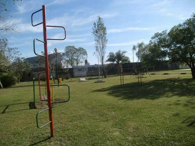 Se robaron parte del mástil de la plaza de Altos del Valle