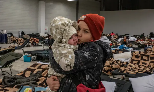 Niños ucranianos en un refugio en el oeste del país. Por suerte para ellos