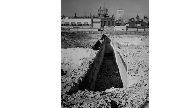 Grieta. Obras viales en la porteña avenida 9 de Julio en 1930.&nbsp;