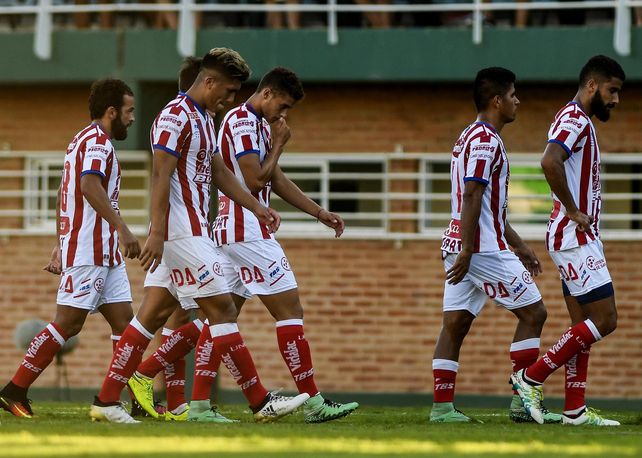 Unión sufrió el efecto Clásico y no tuvo respuestas ante Banfield