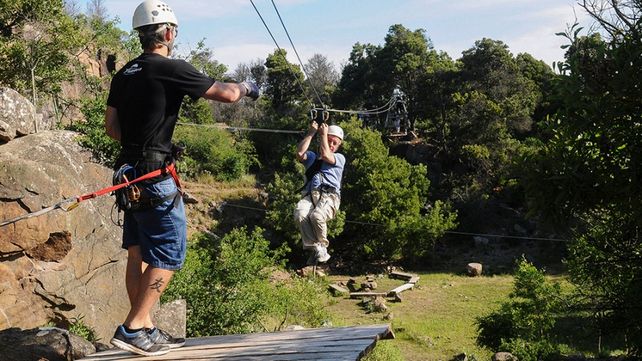 Apasionante. Tandil cuenta con espacios ideales para practicar tirolesa.