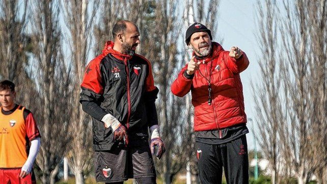 Las dudas que tiene el DT de Colón para confirmar el equipo. Las dudas que tiene el DT de Colón para confirmar el equipo.